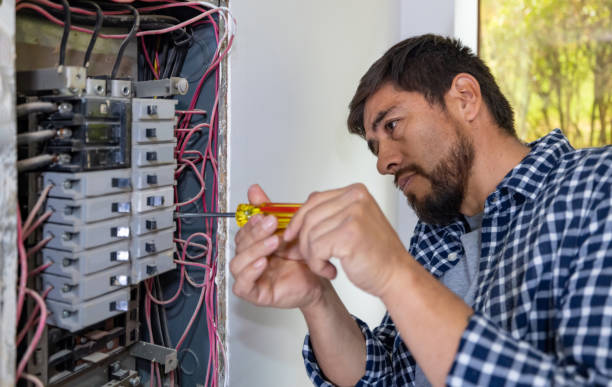 Best Affordable Emergency Electrician  in La Crosse, WI